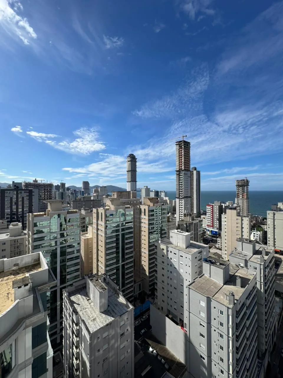 Apartamento para venda no bairro Meia Praia em Itapema
