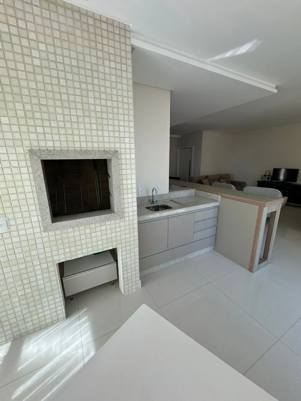 Apartamento 3 quartos para venda no bairro Meia Praia em Itapema
