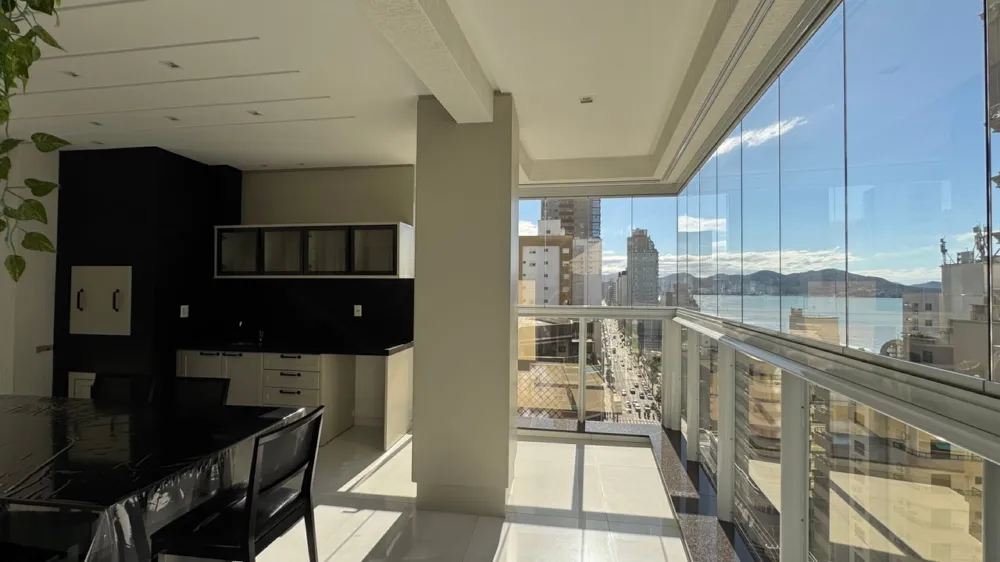 Apartamento para venda no bairro Meia Praia em Itapema