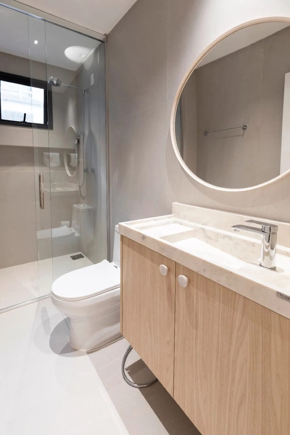 Apartamento para venda no bairro Meia Praia em Itapema