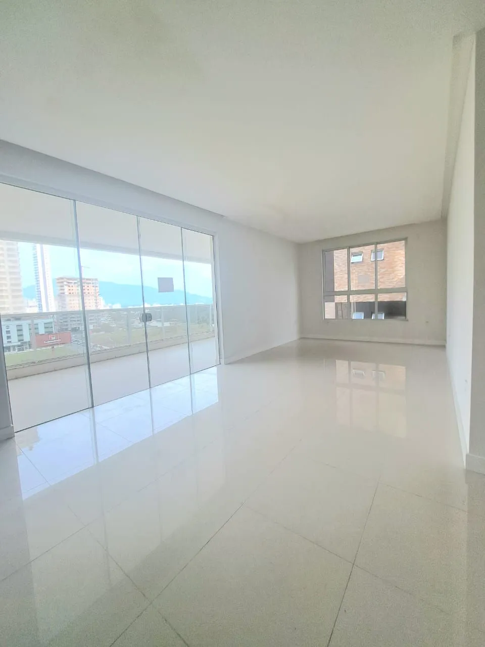 Apartamento 3 quartos para venda no bairro Meia Praia em Itapema