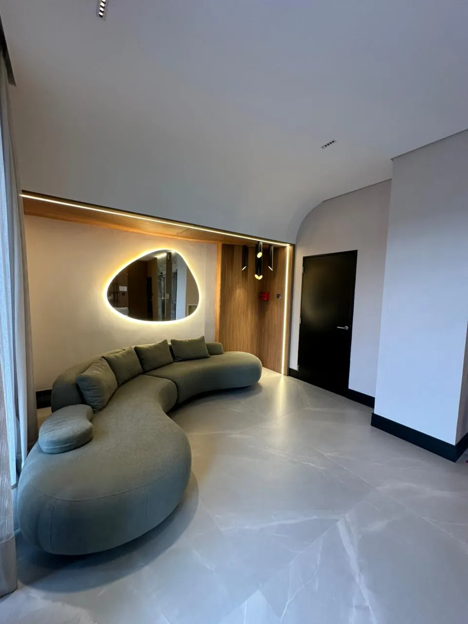 Apartamento 3 quartos para venda no bairro Meia Praia em Itapema