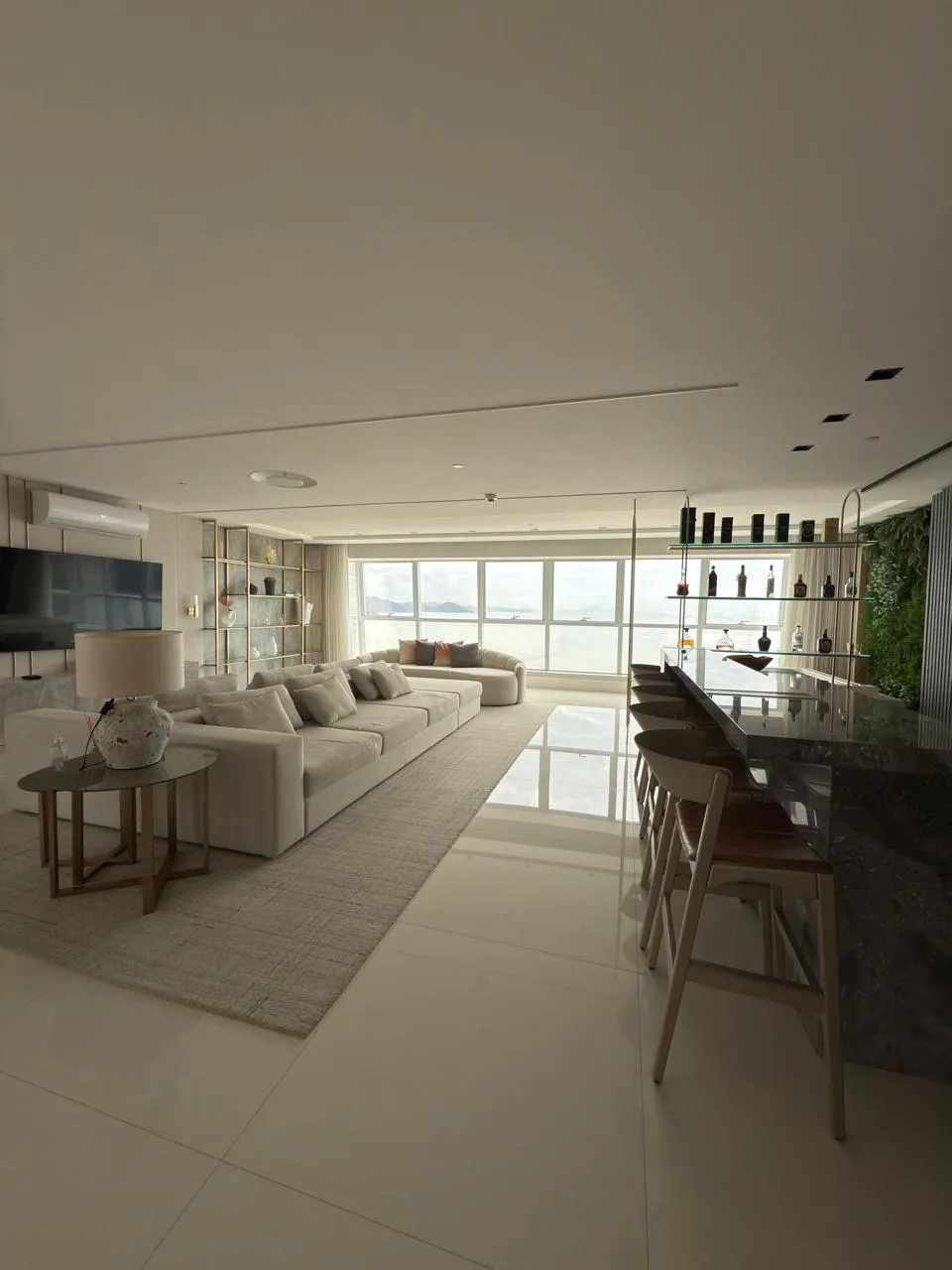Apartamento para venda no bairro Centro em Balneário Camboriú