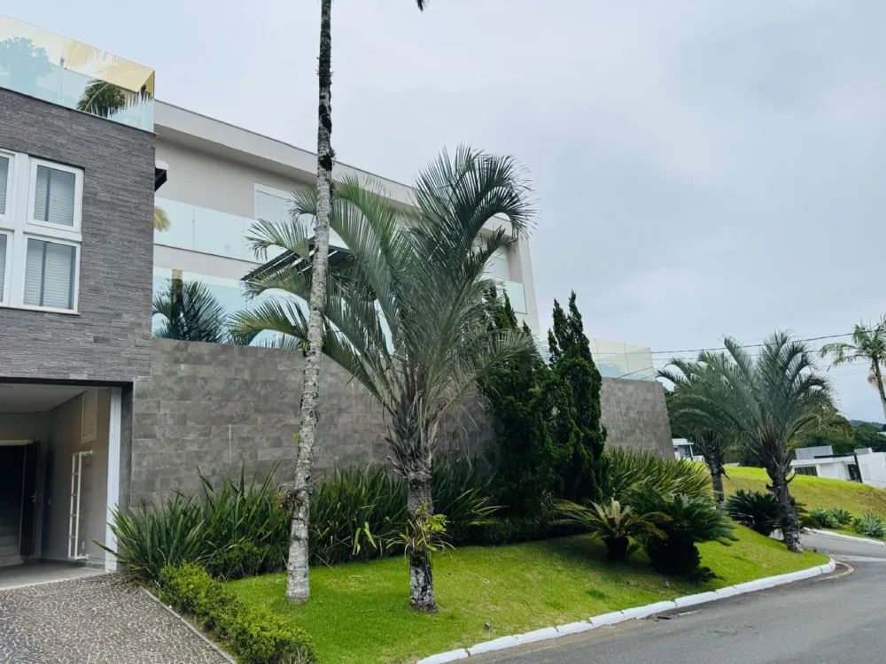 Casa 4 quartos para venda no bairro Barra em Balneário Camboriú