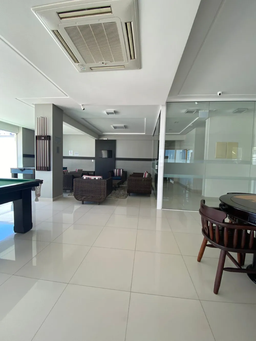 Apartamento para venda no bairro Meia Praia em Itapema