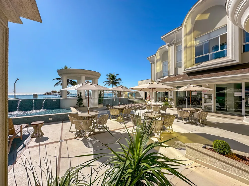 Apartamento para venda no bairro Meia Praia em Itapema