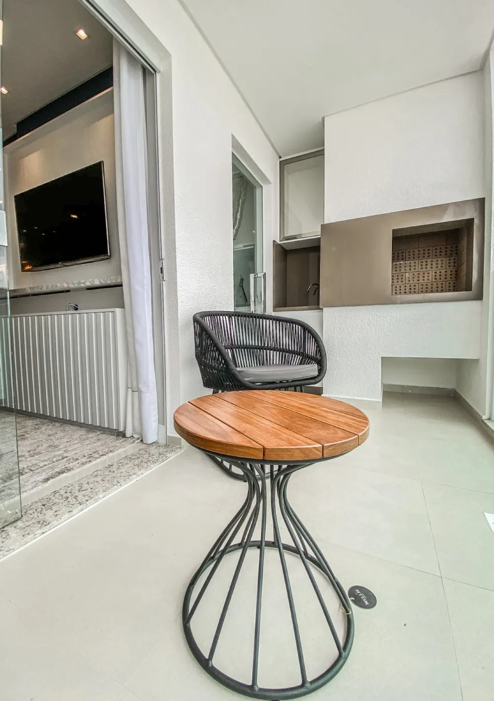 Apartamento para venda no bairro Meia Praia em Itapema