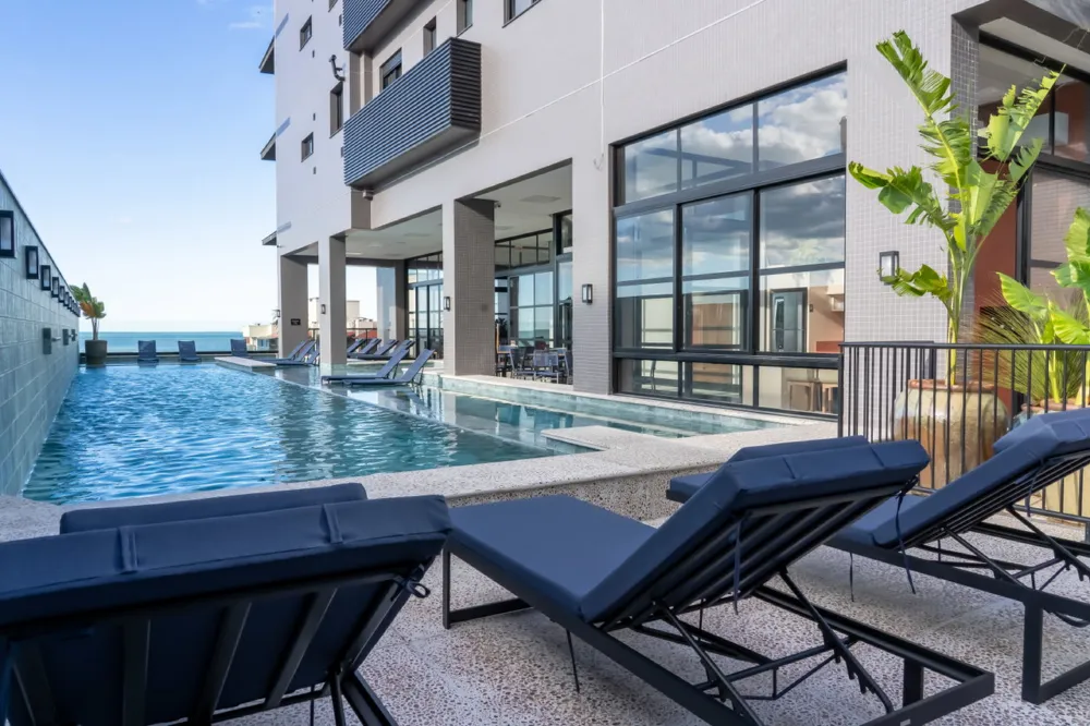 Apartamento para venda no bairro Meia Praia em Itapema