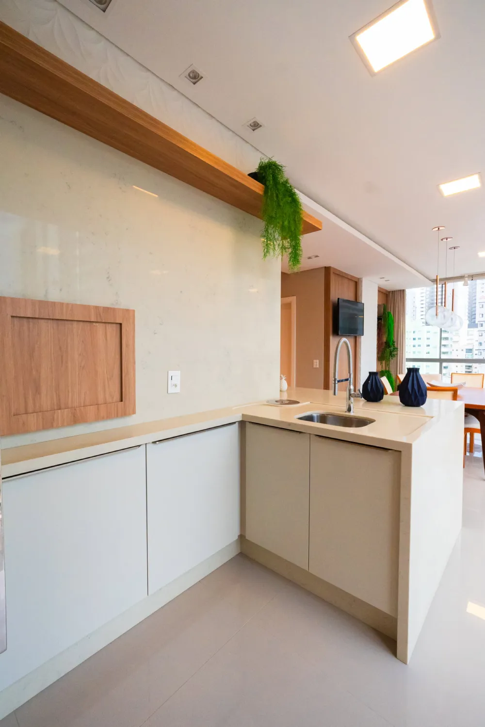 Apartamento para venda no bairro Meia Praia em Itapema