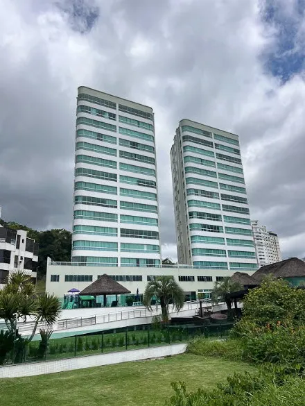Apartamento para venda no bairro Estreito em Itapema