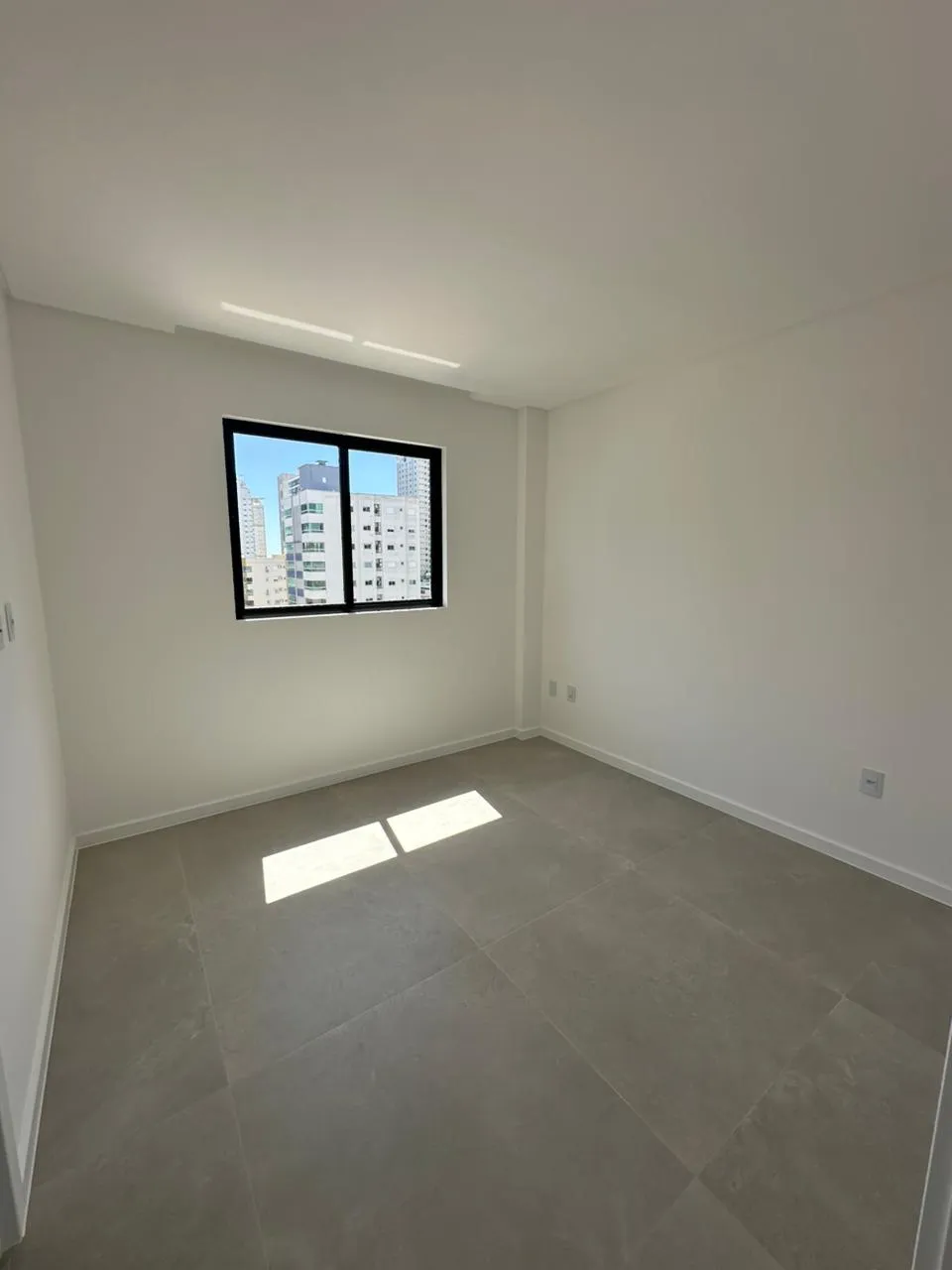 Apartamento 3 quartos para venda no bairro Meia Praia em Itapema