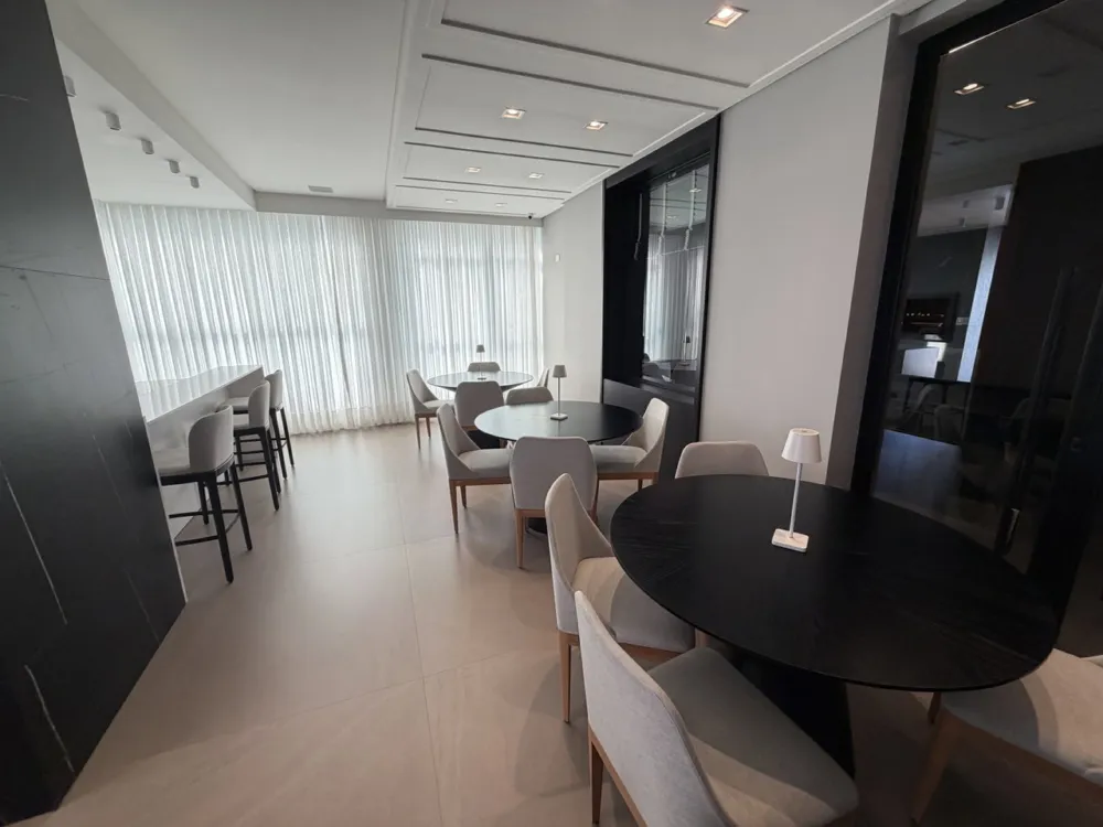 Apartamento para venda no bairro Meia Praia em Itapema