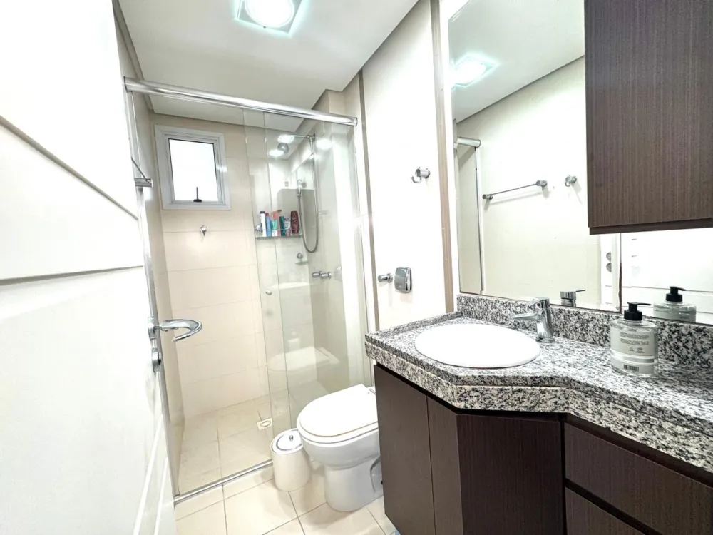 Apartamento para venda no bairro Meia Praia em Itapema