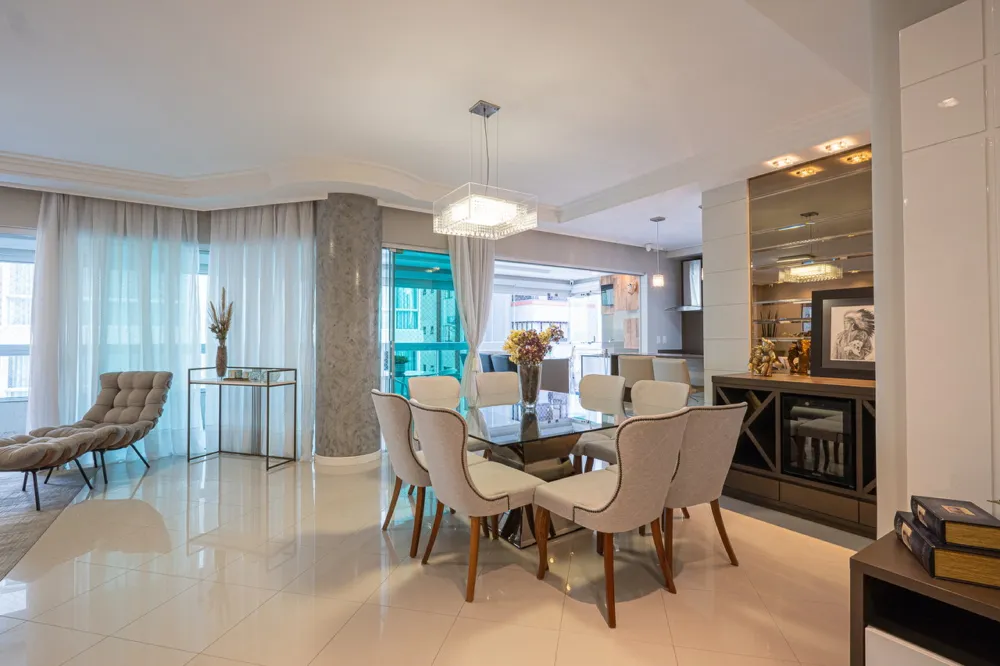 Apartamento para venda no bairro Meia Praia em Itapema