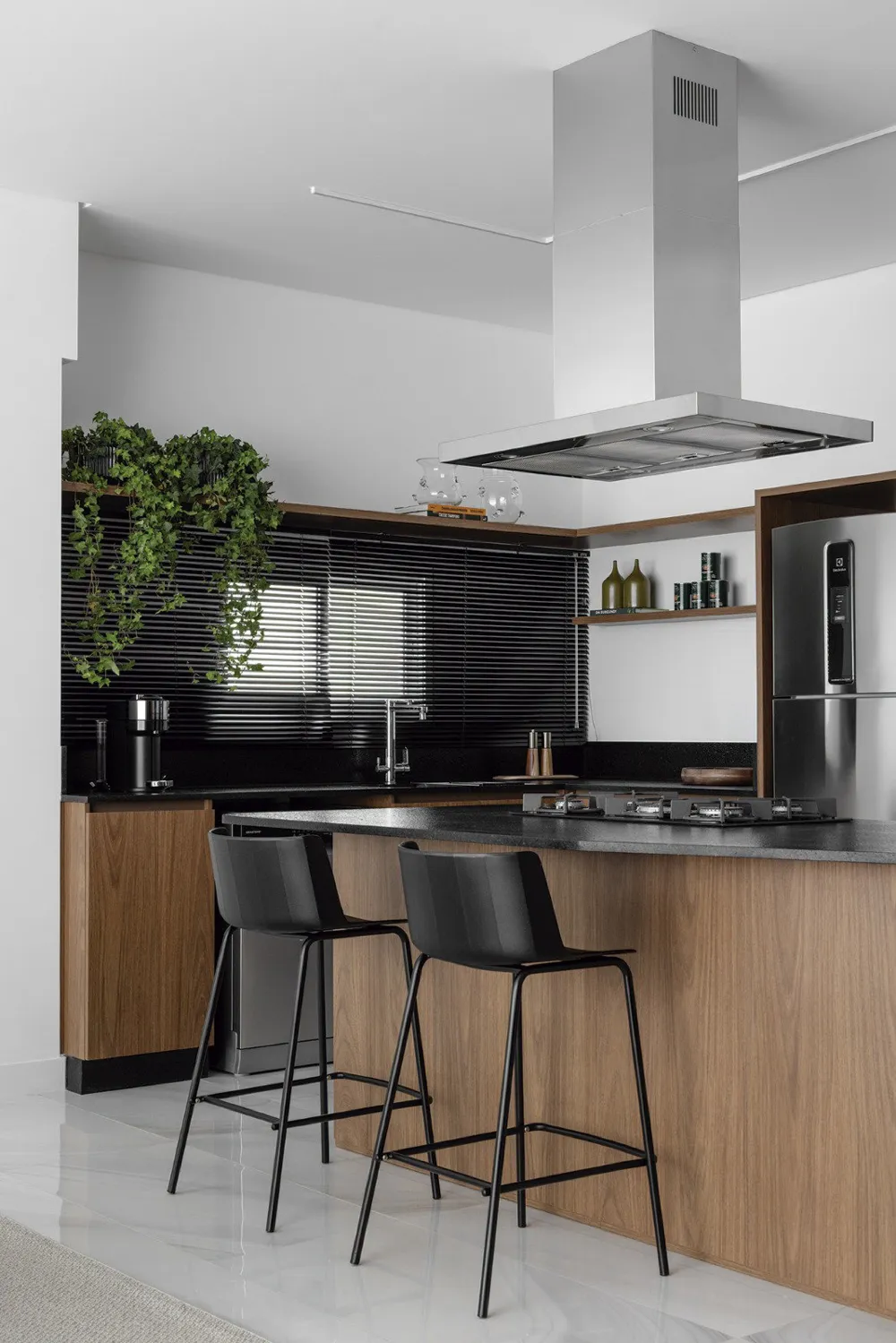 Apartamento para venda no bairro Meia Praia em Itapema