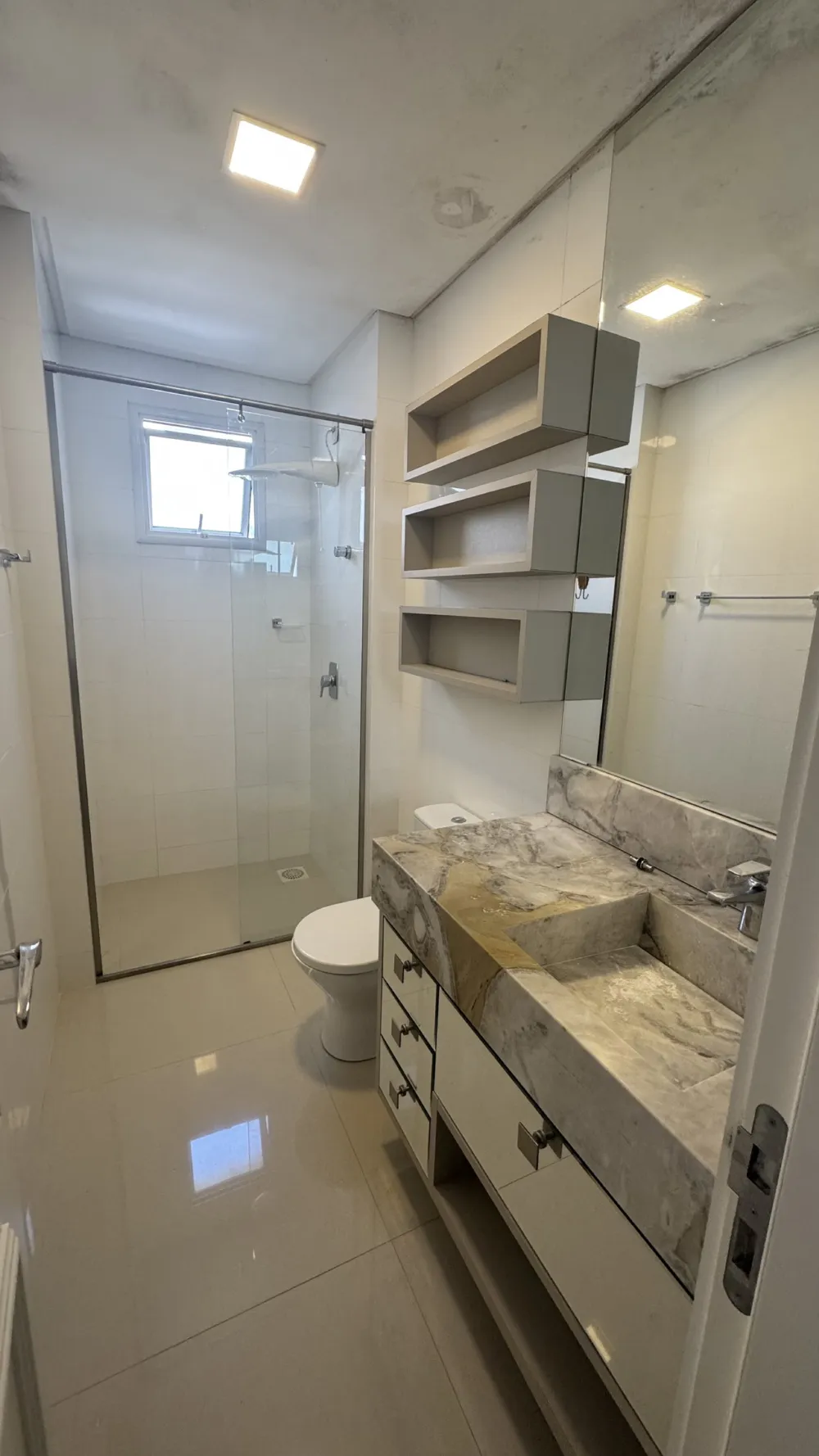 Apartamento 4 quartos para venda no bairro Meia Praia em Itapema