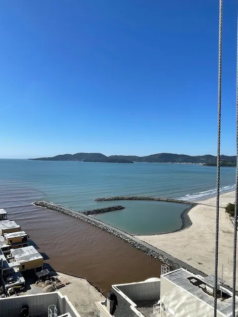 Apartamento para venda no bairro Meia Praia em Itapema