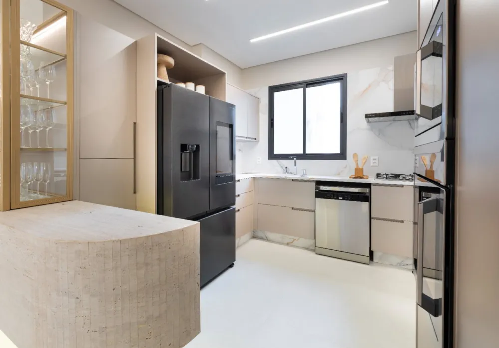 Apartamento para venda no bairro Meia Praia em Itapema
