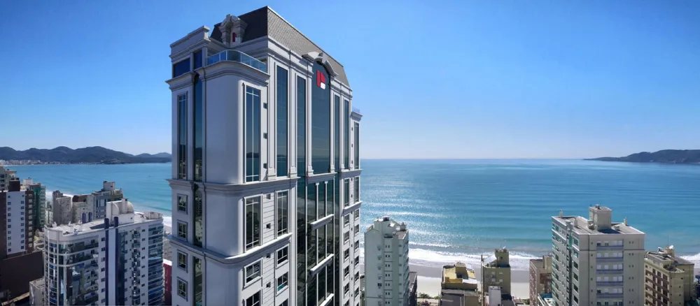 Apartamento para venda no bairro Meia Praia em Itapema