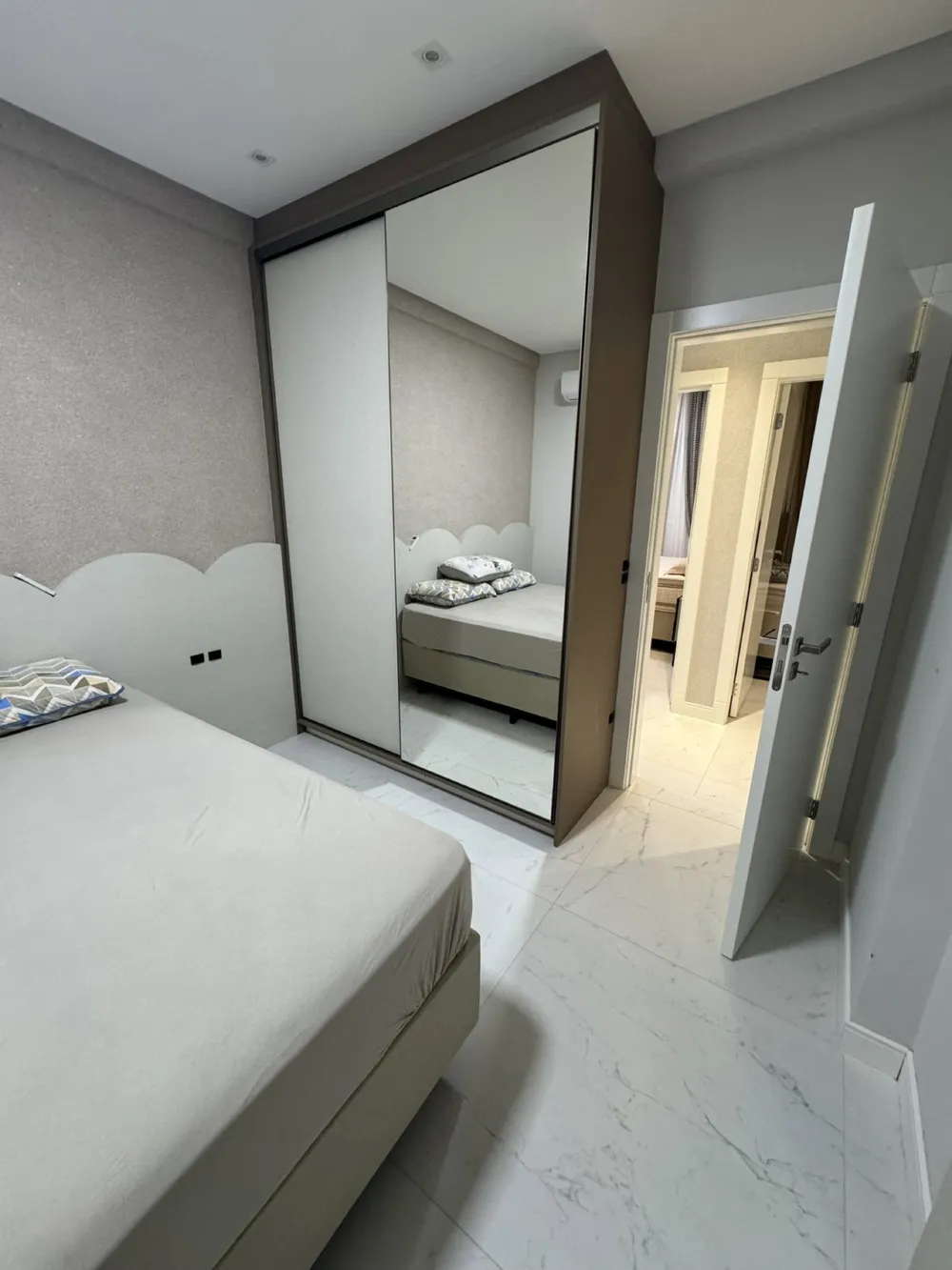 Apartamento para venda no bairro Meia Praia em Itapema