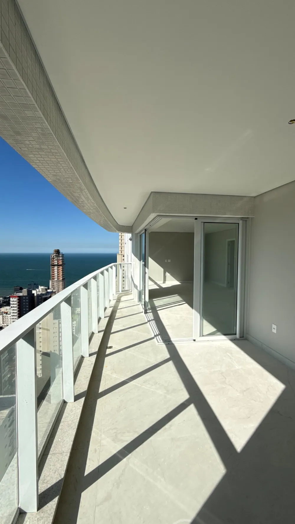 Apartamento 3 quartos para venda no bairro Meia Praia em Itapema