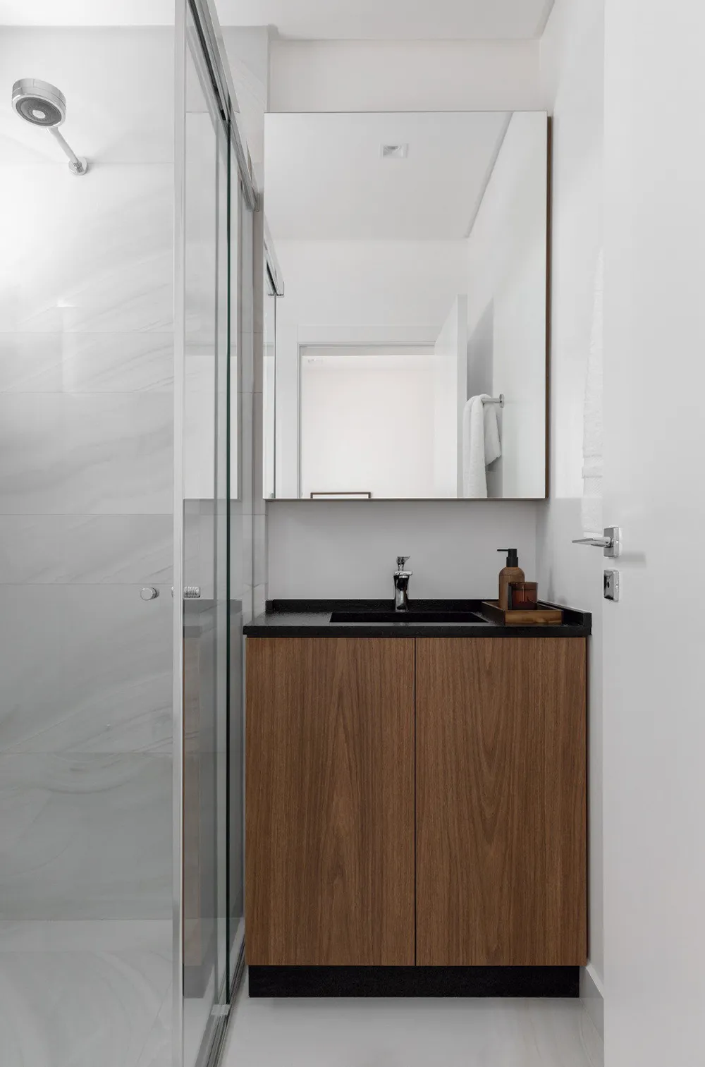 Apartamento para venda no bairro Meia Praia em Itapema
