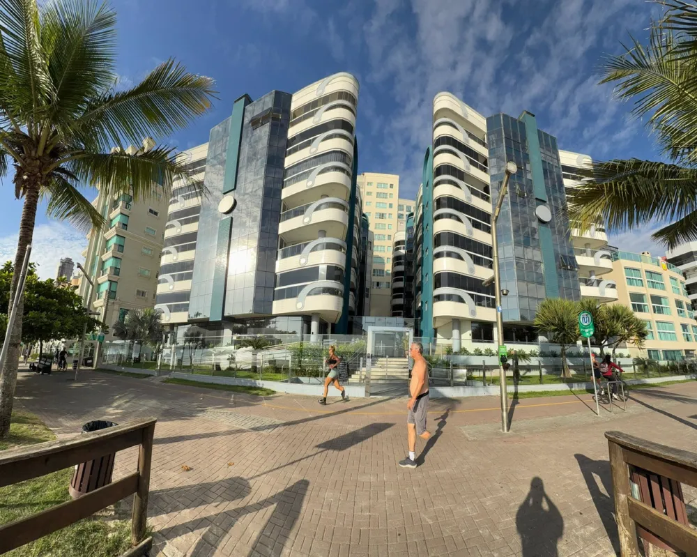 Apartamento para venda no bairro Meia Praia em Itapema