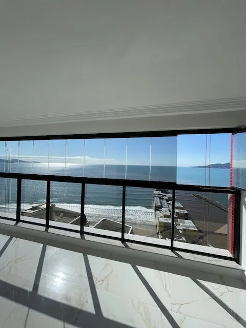 Apartamento para venda no bairro Meia Praia em Itapema