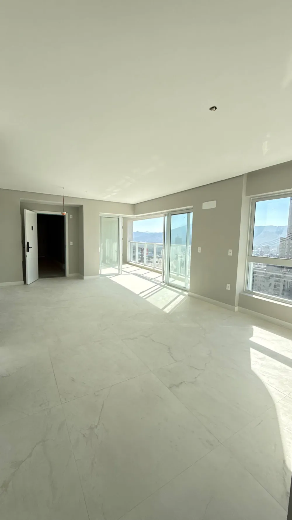 Apartamento 3 quartos para venda no bairro Meia Praia em Itapema