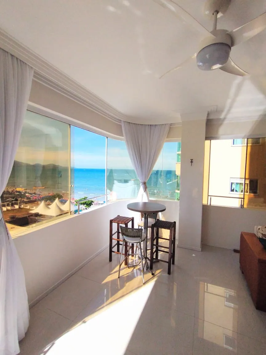 Apartamento para venda no bairro Meia Praia em Itapema