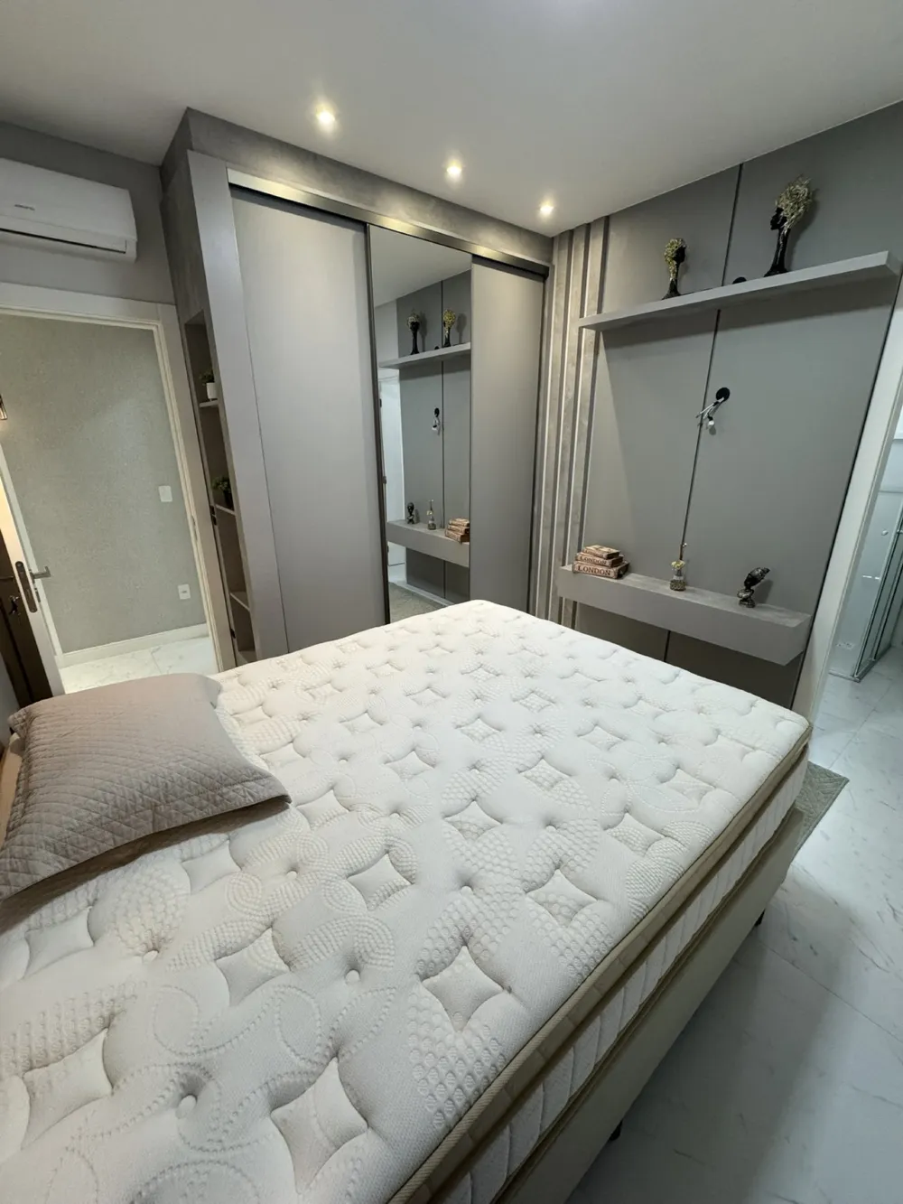 Apartamento para venda no bairro Meia Praia em Itapema