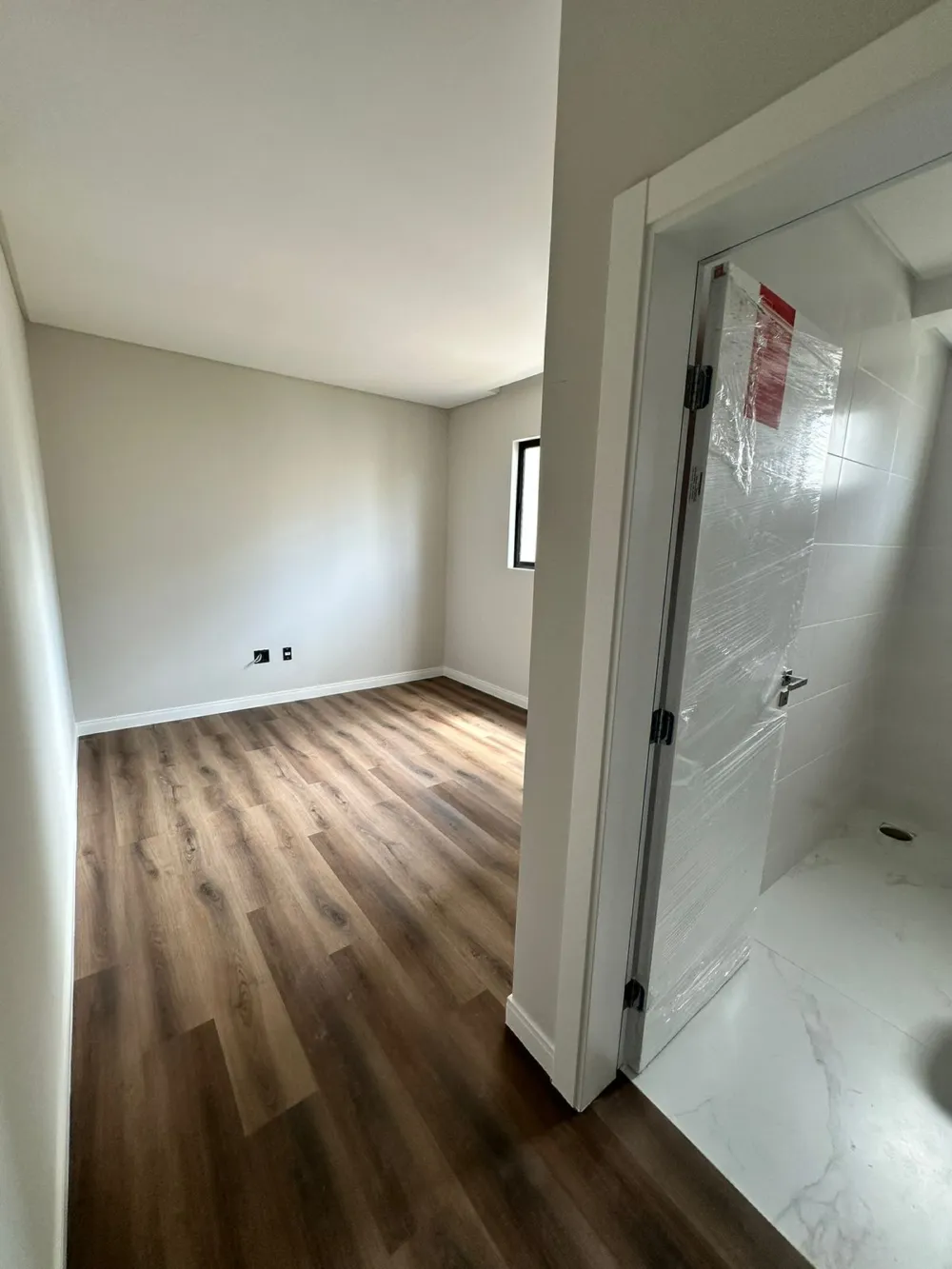 Apartamento para venda no bairro Meia Praia em Itapema