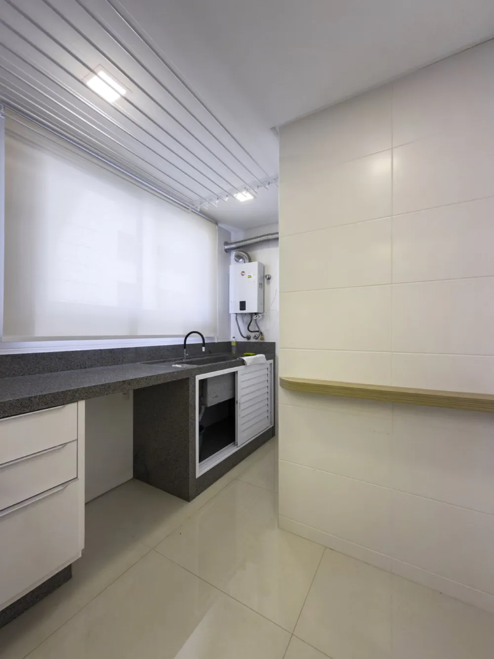 Apartamento para venda no bairro Meia Praia em Itapema