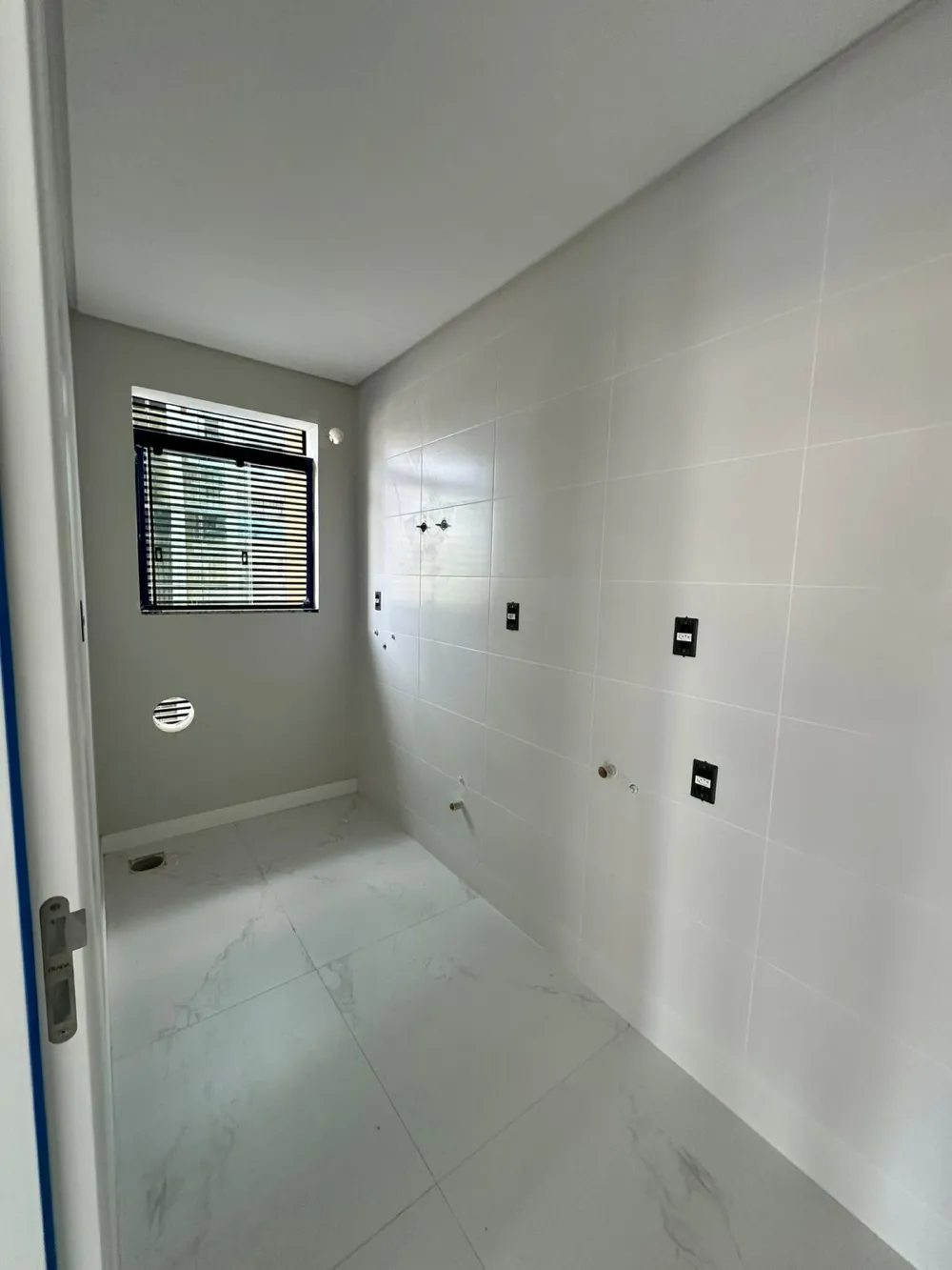 Apartamento para venda no bairro Meia Praia em Itapema