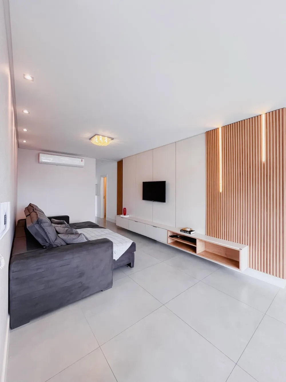 Apartamento para venda no bairro Meia Praia em Itapema