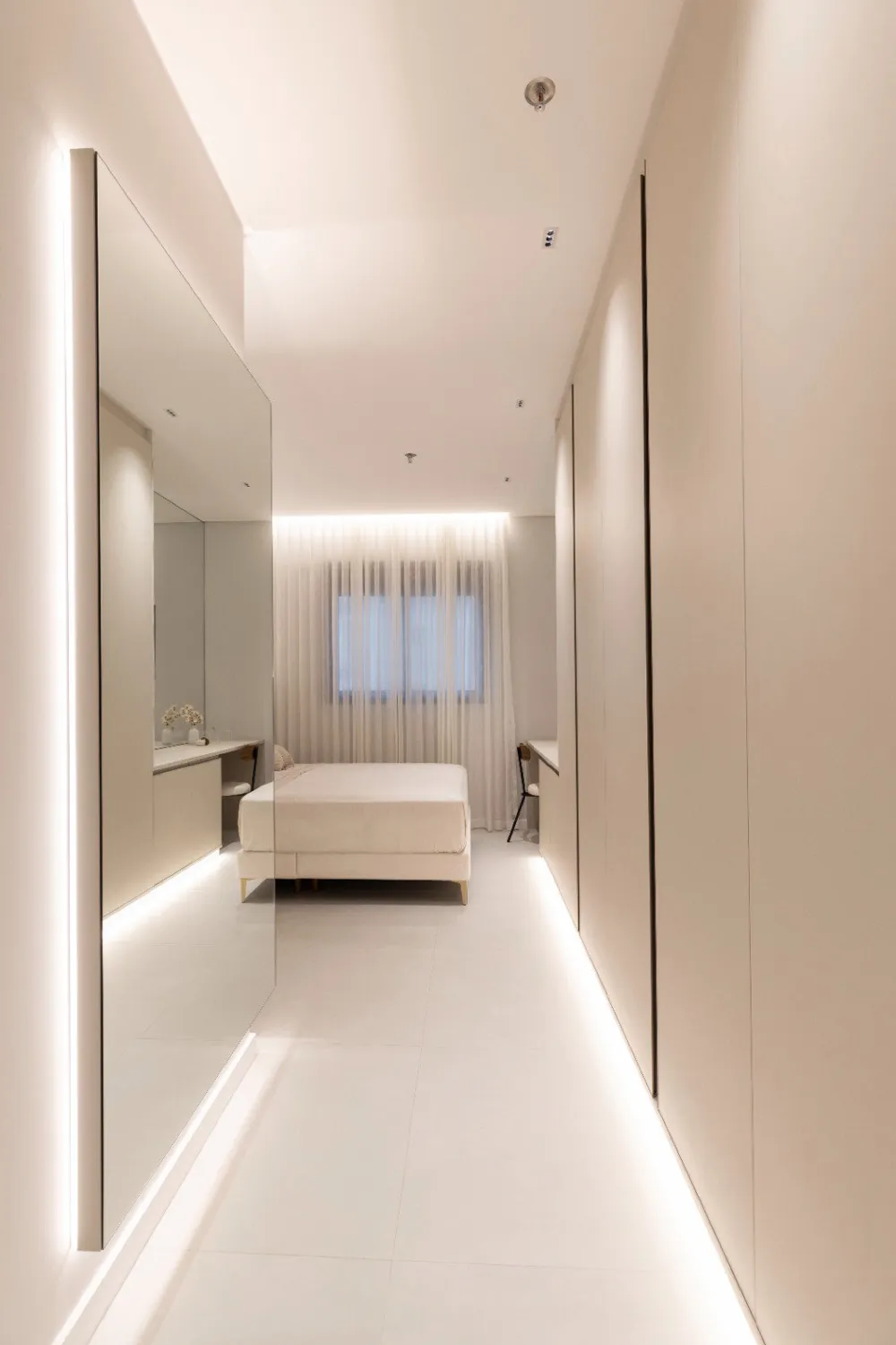 Apartamento para venda no bairro Meia Praia em Itapema