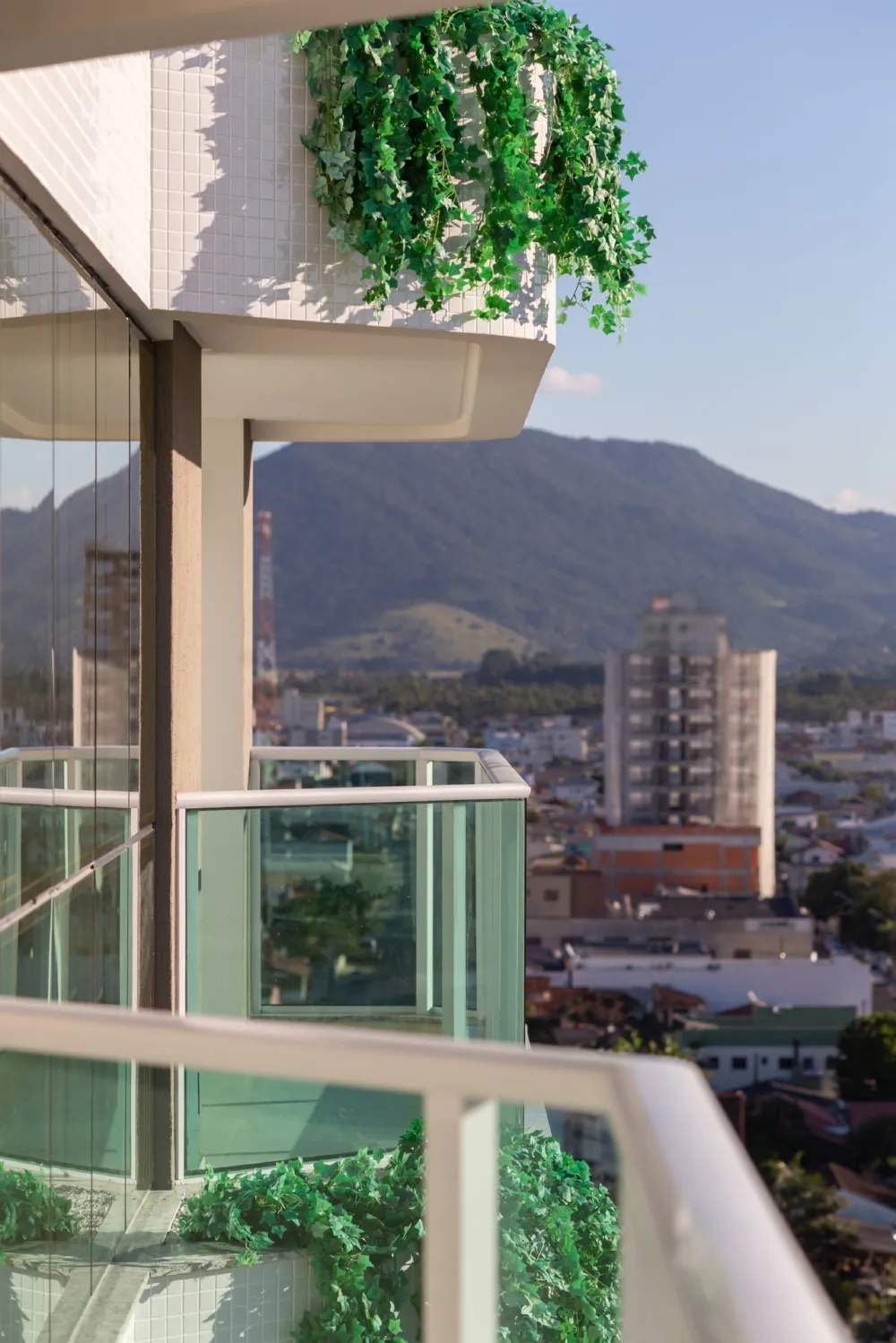 Apartamento para venda no bairro Meia Praia em Itapema