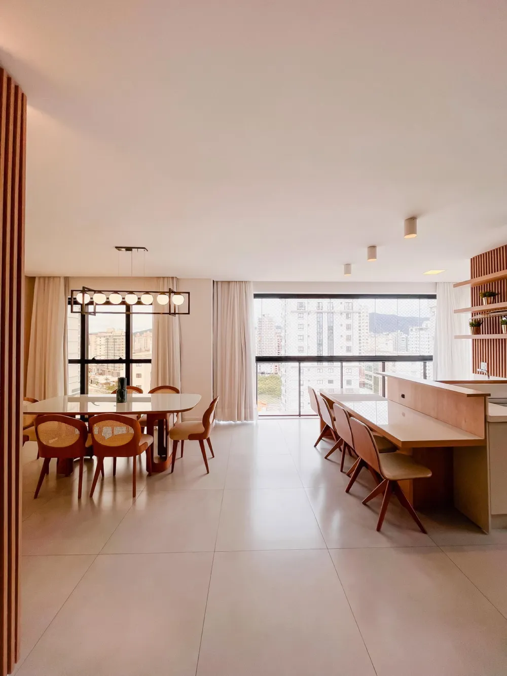 Apartamento para venda no bairro Meia Praia em Itapema