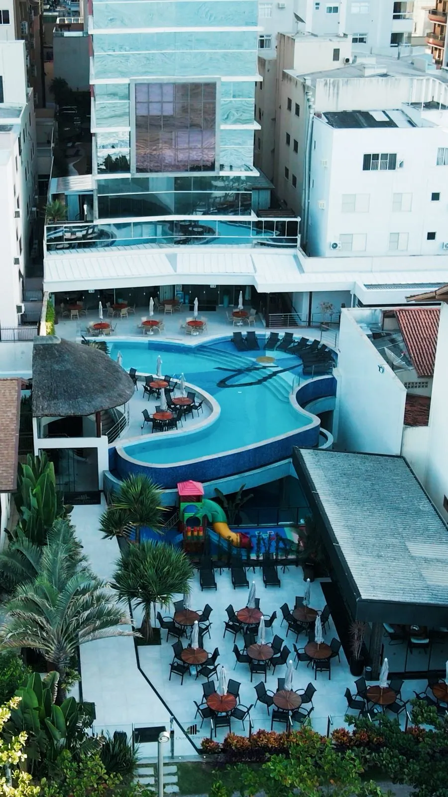 Apartamento para venda no bairro Meia Praia em Itapema
