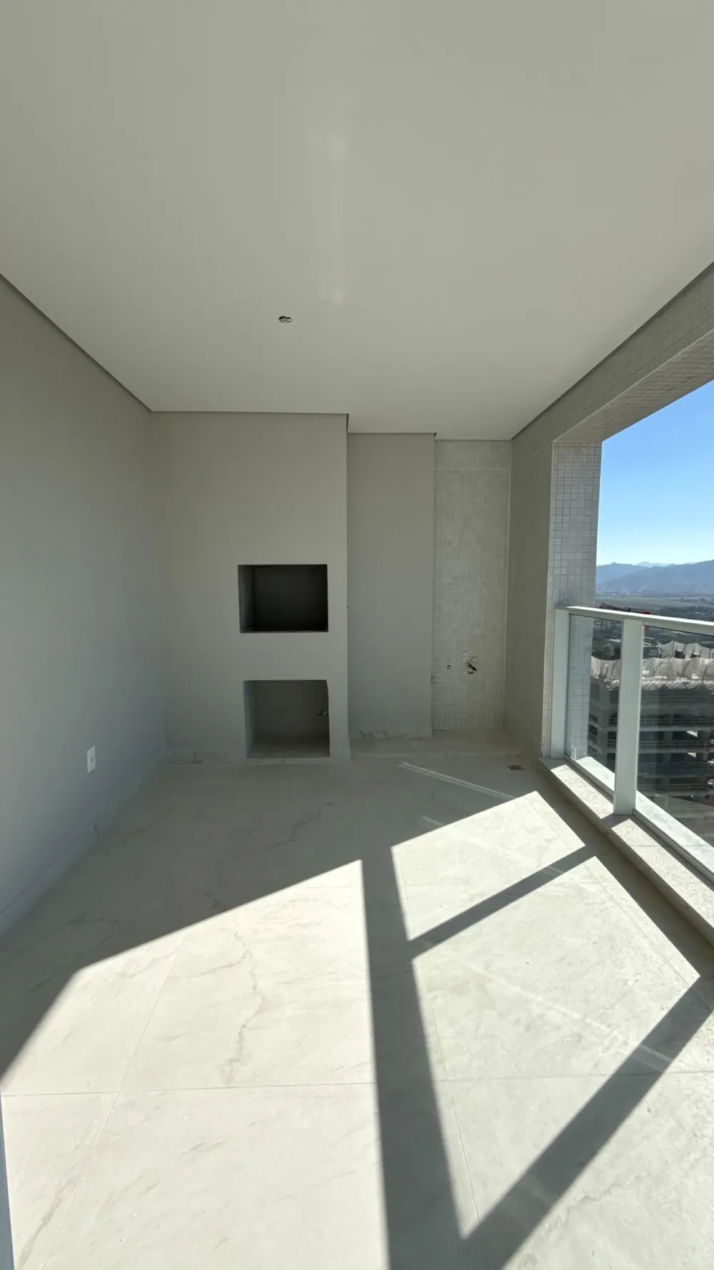 Apartamento 3 quartos para venda no bairro Meia Praia em Itapema