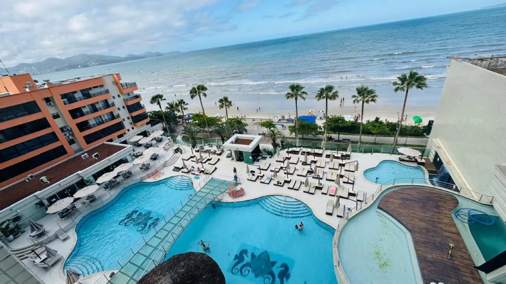 Apartamento 4 quartos para venda no bairro Meia Praia em Itapema
