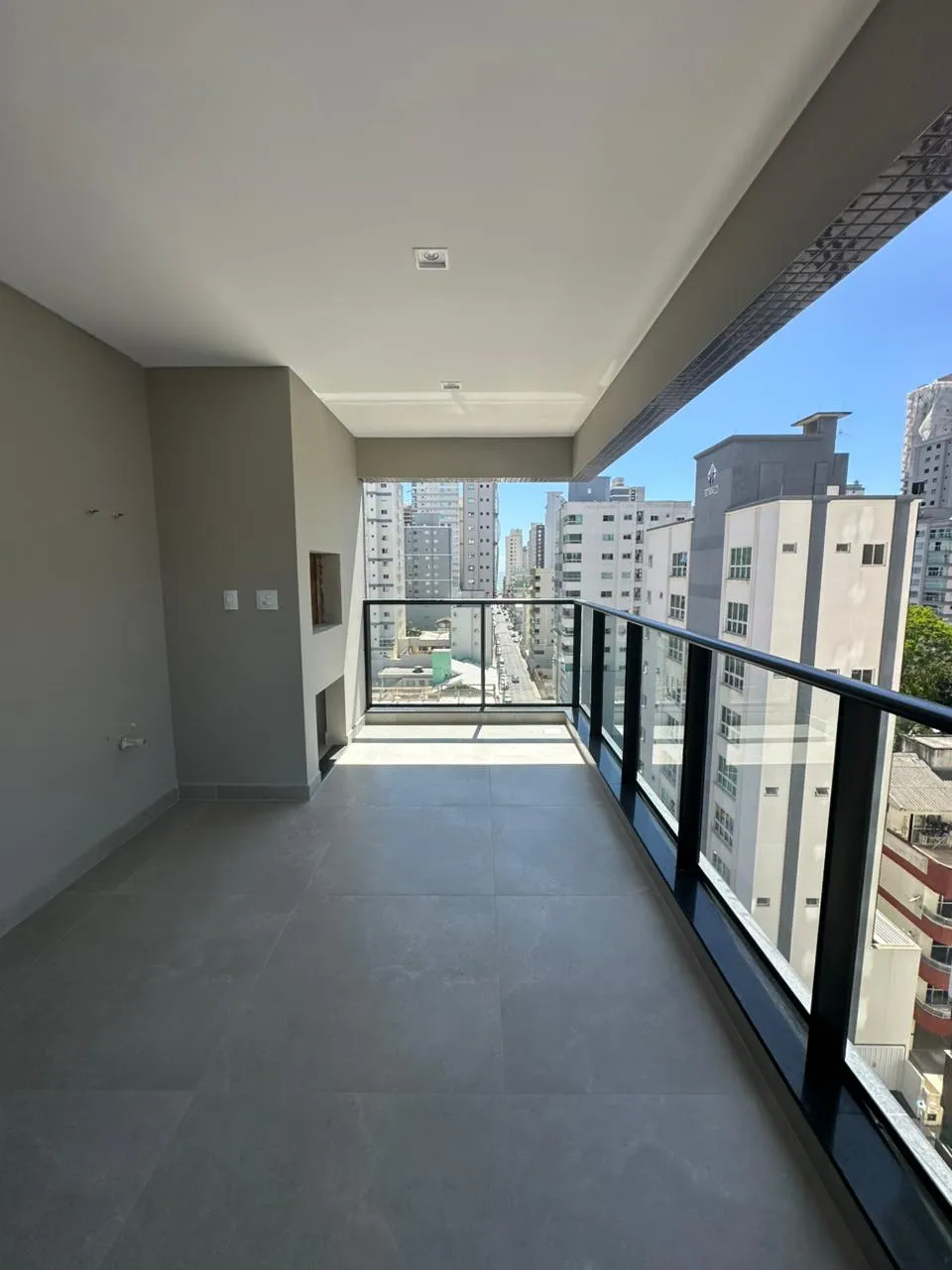 Apartamento 3 quartos para venda no bairro Meia Praia em Itapema