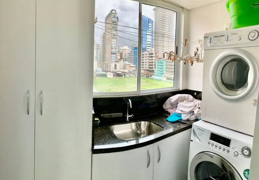 Apartamento para venda no bairro Meia Praia em Itapema