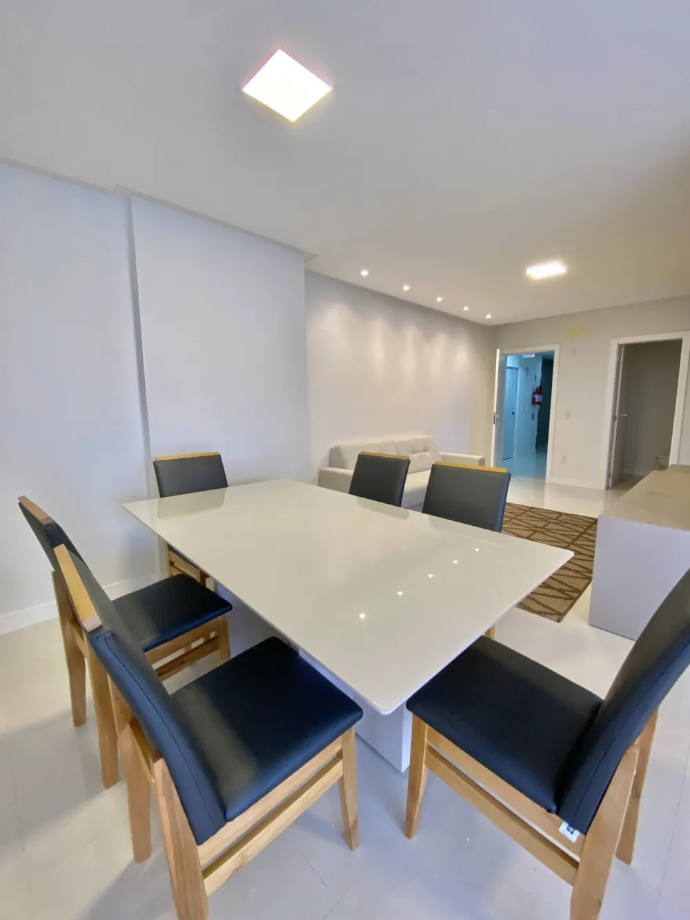 Apartamento para venda no bairro Meia Praia em Itapema
