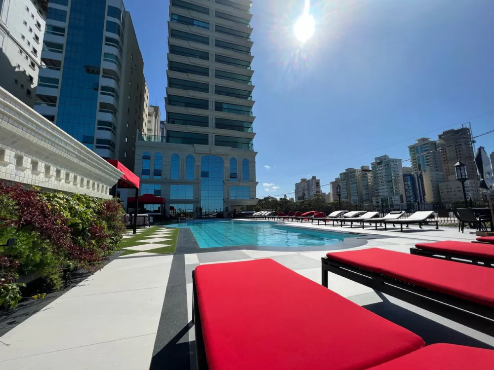Apartamento para reserva no bairro Meia Praia em Itapema