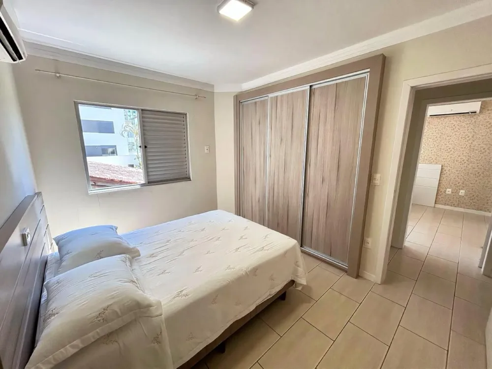 Apartamento para venda no bairro Meia Praia em Itapema