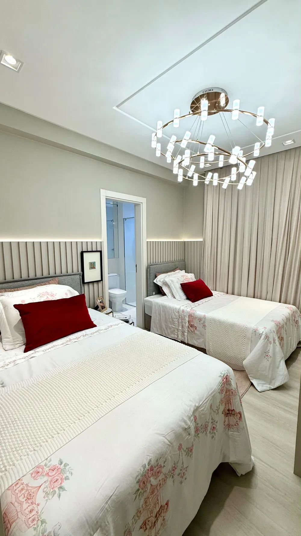Apartamento para venda no bairro Meia Praia em Itapema