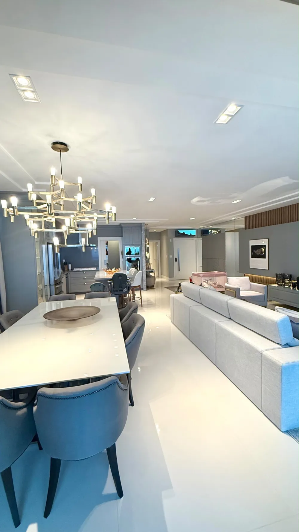 Apartamento para venda no bairro Meia Praia em Itapema