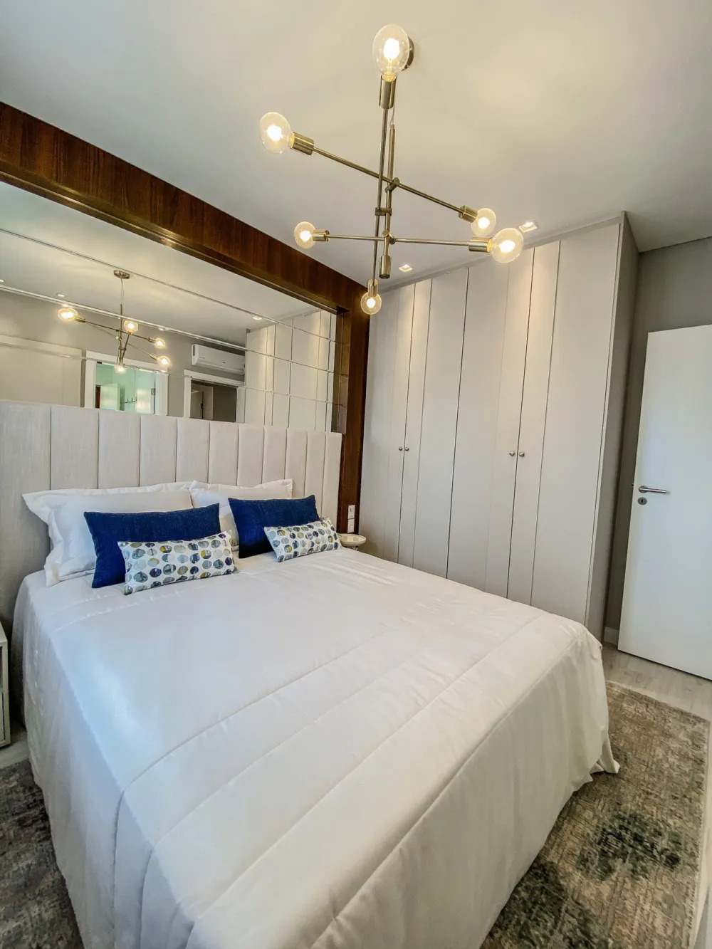 Apartamento para venda no bairro Meia Praia em Itapema