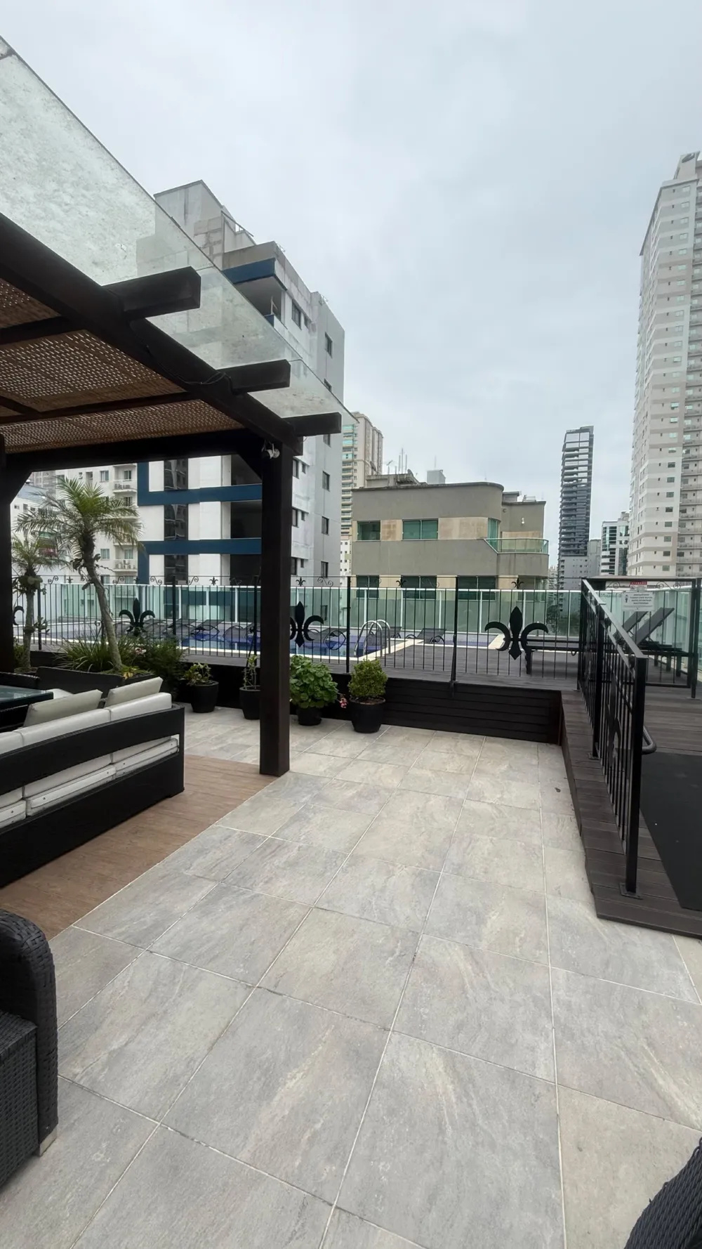 Apartamento 3 quartos para venda no bairro Meia Praia em Itapema